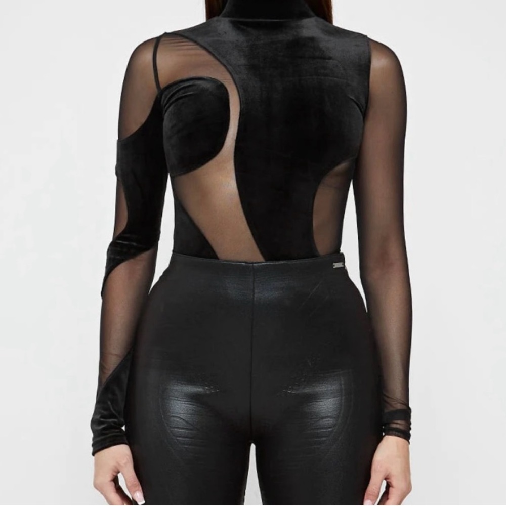 NWT MANIÈRE DE VOIR Velour and Mesh Contour Bodysuit. Black. Size US 10 / UK 14